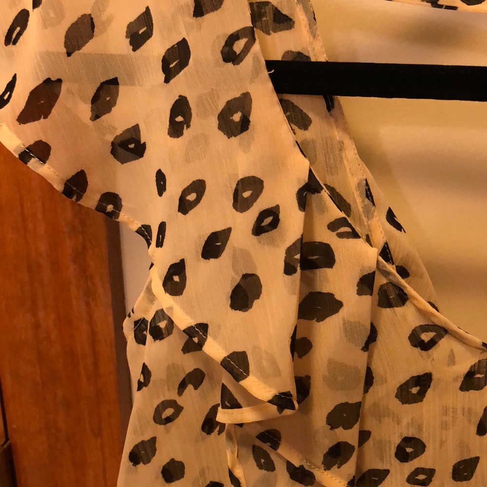 BCBGENERATION ruffle sleeve animal print blouse - Picture 2 of 7